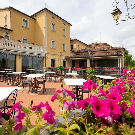 Albergo Cane Dozza Eksteriør bilde