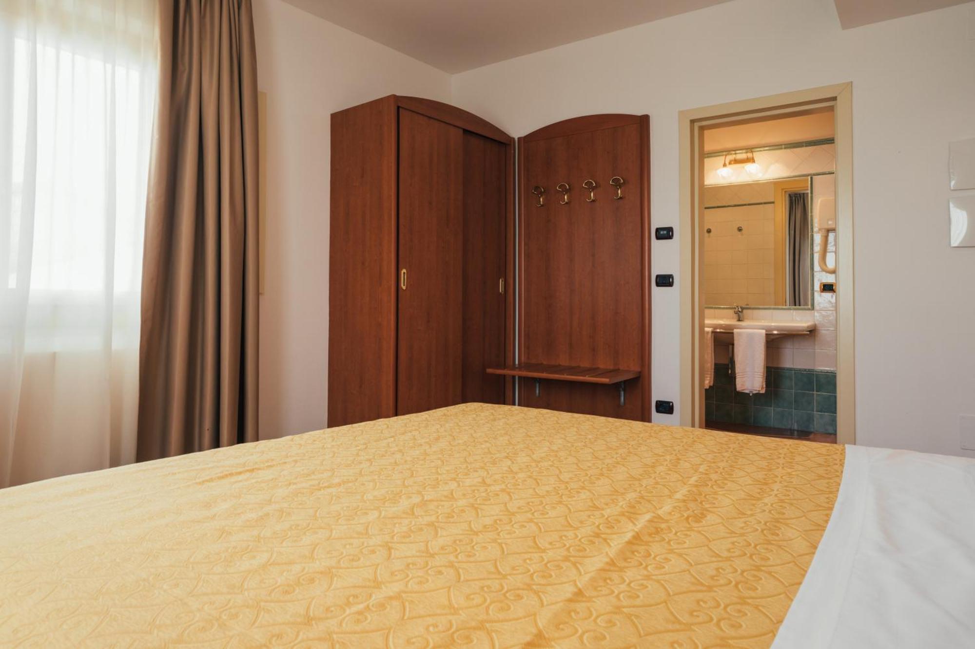 Albergo Cane Dozza Eksteriør bilde