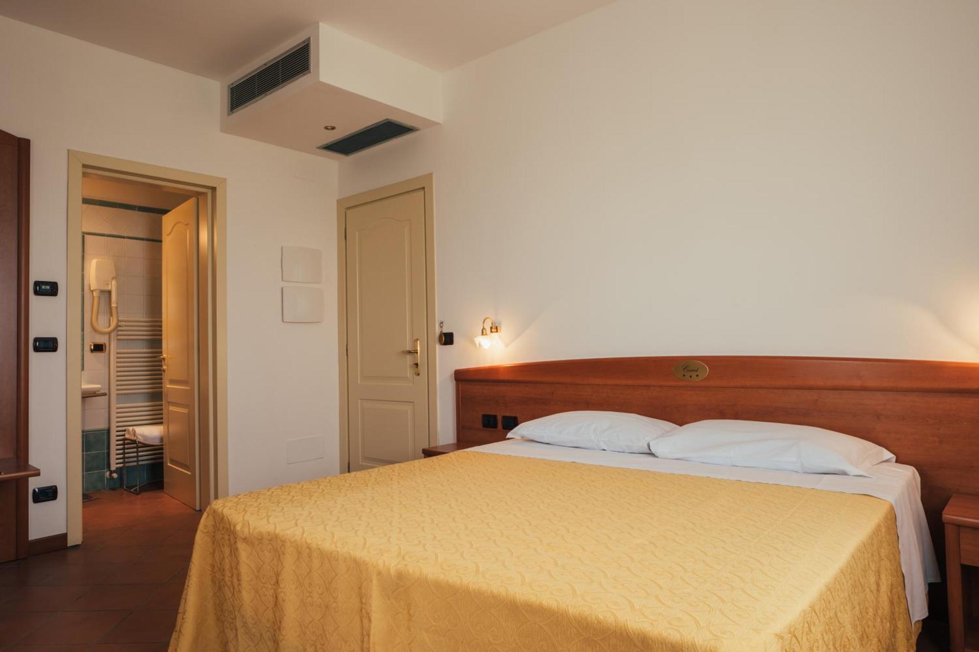 Albergo Cane Dozza Eksteriør bilde